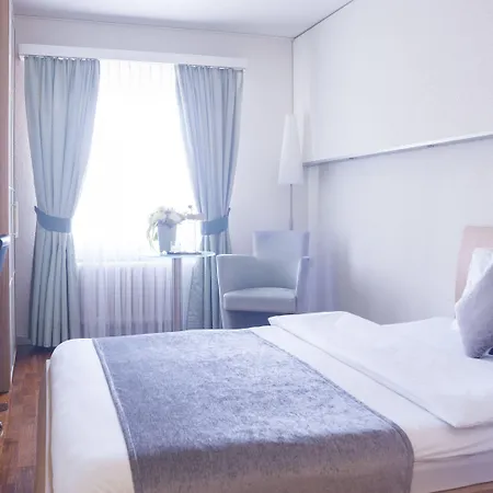 Krone Unterstrass 4*