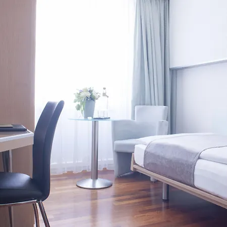 크로네 운터슈트라스 호텔