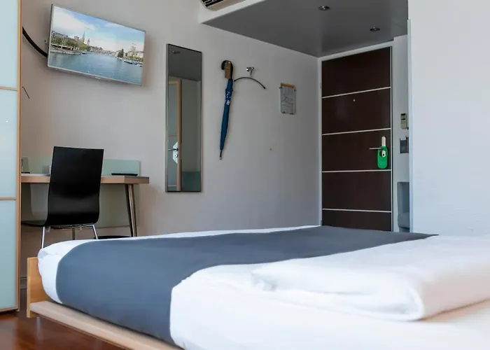 كرونه انترشتراس 4* زيورخ