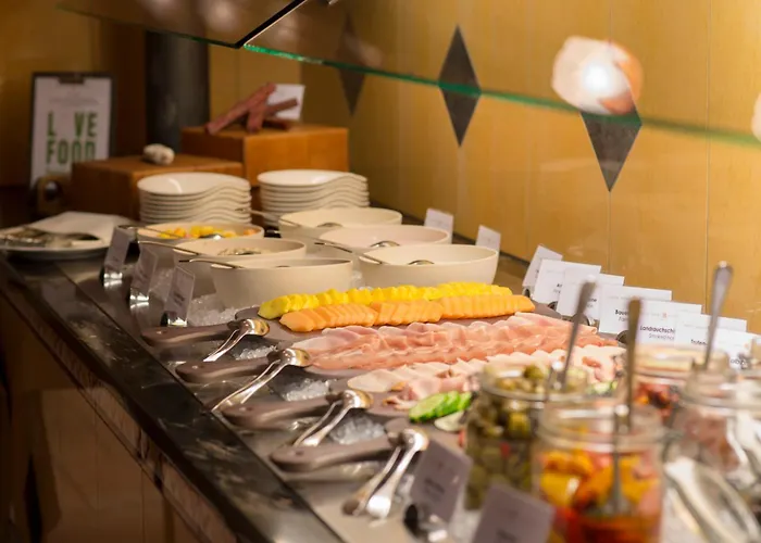 كرونه انترشتراس فندق