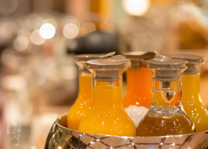 كرونه انترشتراس 4*